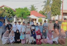 Ramadhan Ceria, Siswa SDIT Alam Talago Sawahlunto Berbagi Takjil ke Pengguna Jalan