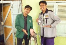 Mahasiswa KKN Unand Buatkan Petani Talago Gunung Mesin Pemipil Jagung