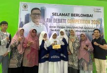 Tiga Siswi MAN 1 Solok Plus Keterampilan Sabet Juara 1 Law Debate Competition 2026