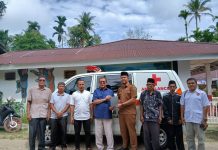Ketua DPC Gerindra Kabupaten Sijunjung Serahkan Bantuan Ambulans Dari Andre Rosiade Kepada Nagari Aia Angek