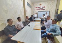 Puluhan Masyarakat dan Niniak Mamak Dari Nagari Sungai Kamuyang Datangi Mapolres Payakumbuh