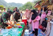 Menjelang TMMD/N ke 129 Resmi Ditutup, Masyarakat Gelar Makan Bersama Di Buluah Kasok